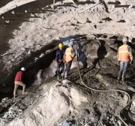德阳拱顶带模注浆料的施工流程及注意事项